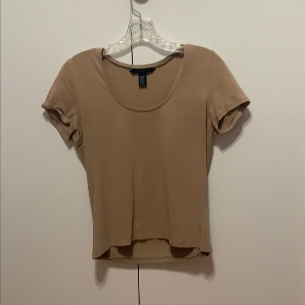 tan tee